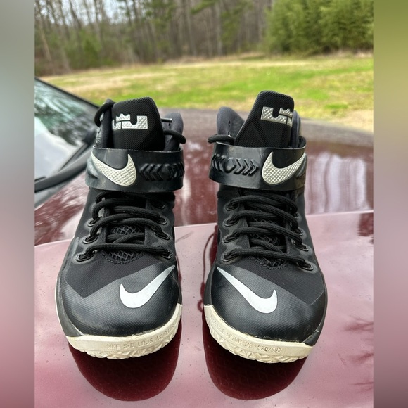 Nike Zoom Lebron James Running Shoes, Size 8